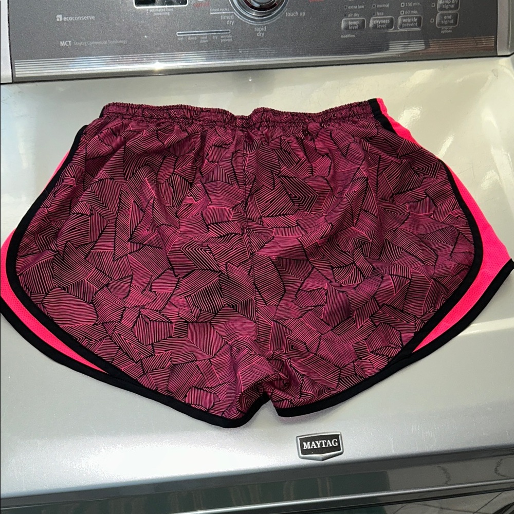 Nike Women’s Hot Pink & Black Geometric Running Shorts M - Picture 2 of 5